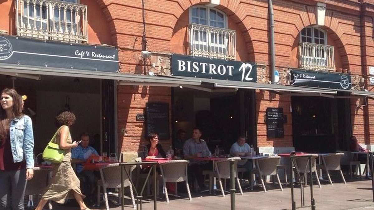 Façade et terrasse du Bistrot 12 à Toulouse